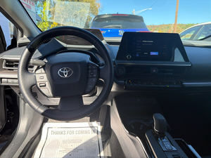 2023 USADO To-yo-ta Pri_us XLE AWD - Product Image 3