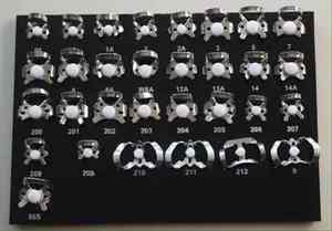 Juego de 31 Piezas de Pinzas de Goma para Dientes de Acero Inoxidable con Bandeja Negra e Instrumentos Dentales - Product Image 4