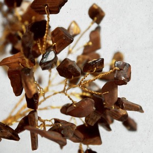 Arbre de cristal d'oeil de tigre de haute qualité pour le nettoyage d'énergie de thérapie de Reiki disponible au prix direct d'usine - Product Image 4