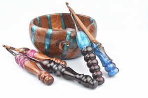 Ensemble de crochets en bois et résine faits à la main de qualité supérieure |   Crochet ergonomique à poignée lisse pour le tricot, le tissage du fil et les outils de bricolage - Product Image 5