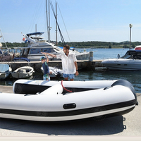 Jet-ski personnalisé, nouveau design, bateau à moteur, jet-ski, bateau pneumatique gonflable avec un bateau pneumatique pour des déplacements aquatiques agiles