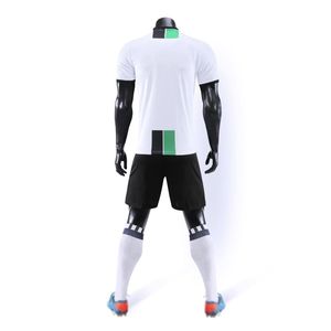 ชุดฟุตบอลผู้ใหญ่ เสื้อฟุตบอล ชุดยูนิฟอร์ม โพลีเอสเตอร์ 100% แห้งเร็ว สำหรับฤดูร้อน โลโก้ด้านหน้า ปรับแต่งชื่อทีมได้ ชุดฝึกซ้อม คอวี แขนครึ่งตัว - Product Image 6