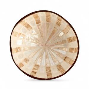 Tazón de Cáscara de Coco Estilo Bohemio con Incrustaciones de Nácar, Artesanía Natural Hecha a Mano para Mesa de Comedor, de Vietnam - Product Image 5