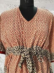 ชุดเดรสใส่เดินชายหาดคอวีพิมพ์ลายดอกไม้ทำด้วยมือสำหรับผู้หญิงชุดเดรสลำลองสำหรับฤดูร้อน - Product Image 2