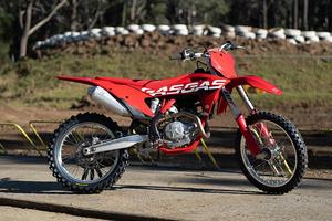 Motocicleta de motocross GasGas MC 450 450cc, nueva en stock, a la venta. - Product Image 2