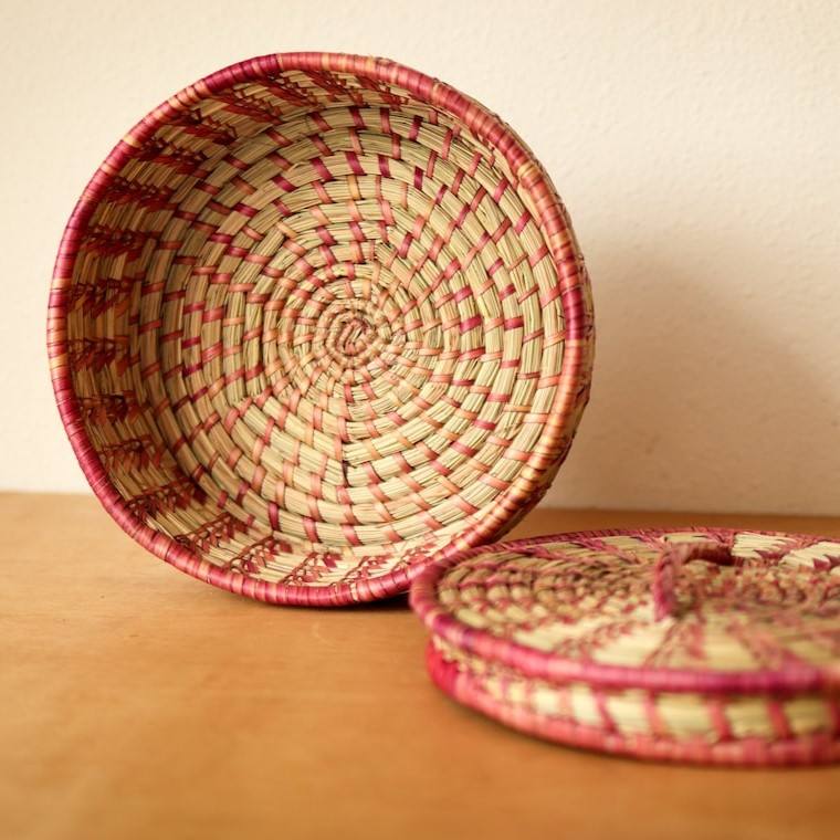 สีชมพูเข้ม