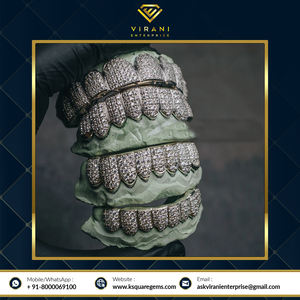 Rejillas Dentales de Plata de Ley 925 con Incrustaciones de Moissanita Redonda de Calidad Superior, Unisex, Disponibles al Precio Más Bajo para Halloween - Product Image 5