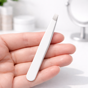 Pinzas para Cejas de Acero Inoxidable de Primera Calidad, Blancas, con Punta Inclinada, Ecológicas, Herramienta de Belleza para Depilación de Precisión - Product Image 4
