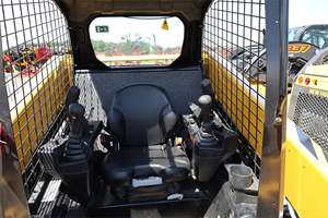 Nueva Retroexcavadora Gehl V210, Cargadora de Ruedas, 1 Año de Garantía en Componentes Principales (Motor, Caja de Cambios, Rodamientos, Bomba) en Venta - Product Image 4