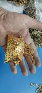 Mini bolsas de metal en relieve de latón con Cadenas de metal ideales para su uso por niños y adecuados para su reventa en tiendas de accesorios de moda - Product Image 3