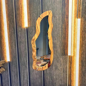 Cadre de miroir mural en bois et résine poli à la main personnalisable pour accessoires de miroir mural haut de gamme avec finition lisse et style - Product Image 6