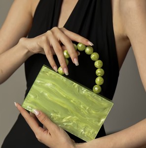 Pochette en résine de marbre faite à la main pour femmes, accessoire élégant pour les événements, finition brillante, artisanat indien de luxe - Product Image 2