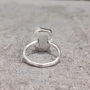 Bague pour femme en pierre de lune arc-en-ciel naturelle, pierre de naissance de juin, martelée, cadeau de Noël, bijoux faits à la main, bague en argent sterling 925 - Product Image 6