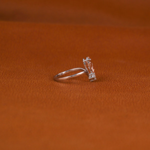 Bague de fiançailles en or blanc massif 18KT personnalisée en poire rose et coupe ronde Bague certifiée et plaquée or avec diamant de laboratoire - Product Image 4