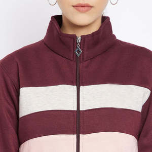 Nuevo Conjunto Deportivo de Dos Piezas con Logotipo Personalizado, Top Corto con Hombros Caídos y Sudadera con Capucha, Conjunto Deportivo para Mujer - Product Image 2