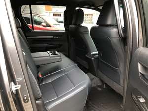 2025 NOUVEAU À YOTA HILUX 4.0 DOUBLE CAB INVINCIBLE 2.8AUT 4WD V6 SUV D-4D 4X4 Double Cabine TRANSMISSION AUTOMATIQUE - Product Image 3