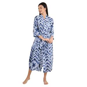 Kimono de Verano con Estampado Batik Azul Blanco, Hecho a Mano en India, Estilo Boho, de Algodón Puro, para Usar como Traje de Baño - Product Image 3