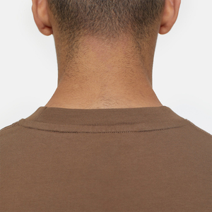 เสื้อยืดแขนสั้นของผู้ชายแบบสวมหัวทรงสลิมฟิตน้ำหนักผ้ากรัม240ออกแบบและกำหนดขนาดได้เอง - Product Image 5