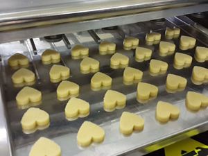 Machine à déposer les pâtisseries Volo - Machine électrique à pâtisseries monocolores 9 buses Coupe-fil Dimensions 171x110x147cm - Product Image 6