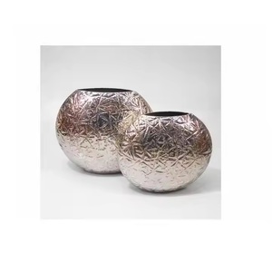 Jarrón de búho de aluminio fundido de alta calidad de tendencia superior con acabado de níquel crudo modelo jarrón de Metal decorativo para decoración para sala de estar - Product Image 3