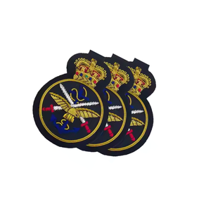 Badges de blazer brodés en fil de bullion en gros, broderie purement artisanale, badges de mode avec votre propre logo - Product Image 5