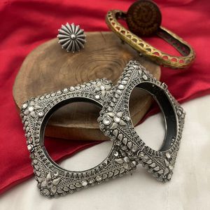 Designer Simple Look Terrific Collection Of Premium Quality Oxidised <b>Silver</b> Designs For Girls Fashionable <b>Bangle</b> For <b>Women</b> - Product Image 3
