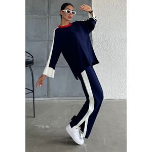 Conjunto de Dos Piezas Oversize con Suéter y Pantalones con Rayas y Aberturas - Product Image 4