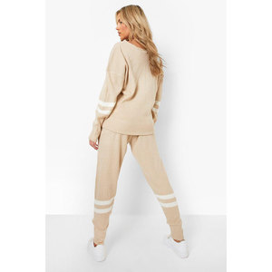Conjuntos Deportivos de Invierno para Mujer, Diseño Personalizado, Gruesos, Lisos, con Sudadera con Capucha y Pantalones Jogger, Opciones de Tallas Grandes - Product Image 4