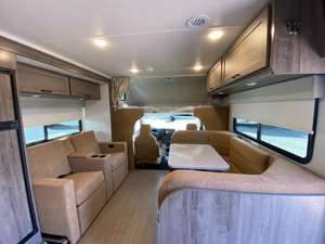 Nouveau modèle 2026 Winnebago Spirit NPF Édition Limitée 26NP prêt à la vente - Product Image 4