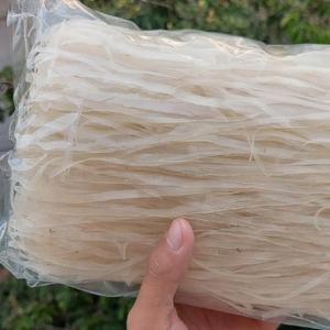 Riz cru séché et vermicelles de riz, bâtonnets de riz plats séchés du Vietnam - Product Image 3