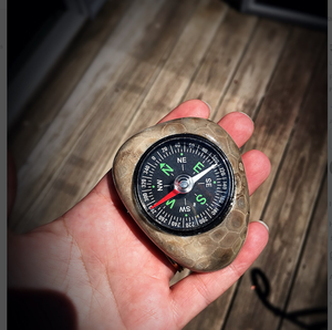 Brújula de navegación de piedra, brújula de reloj de sol, regalo de aniversario, regalos de marido, regalo de parejas, regalos de Navidad - Product Image 1