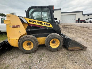 Chargeuse compacte sur pneus Holland L221 neuve et d'occasion, 67 CV, levage vertical, à vendre (2015) - Product Image 4
