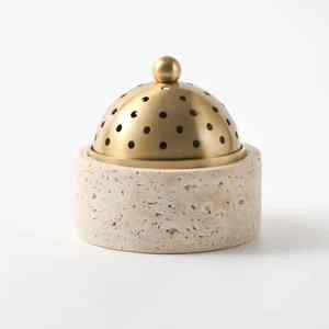Elegante Quemador de Incienso Religioso Dorado con Base de Piedra Travertino que Combina Textura Natural y Diseño Moderno para una Fragancia Elevada en el Hogar - Product Image 5