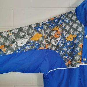 เสื้อแจ็คเก็ตกันลมระบายอากาศสำหรับผู้ชายเสื้อกันลมสำหรับเล่นกีฬาฟุตบอลพิมพ์ลายโลโก้ตามสั่ง - Product Image 5