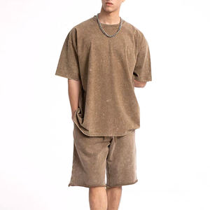Ensemble 2 pièces pour homme : T-shirt imprimé délavé à l'acide et short de sport décontracté à taille élastique, séchage rapide et respirant - Product Image 1