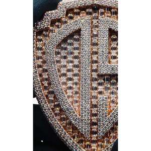 SHREYA DIAM Colgante de Moissanita de Plata 925 Hecho a Mano Personalizado para Hombre, Estilo Hip Hop Iced Chic para Fiesta, Diseño Grueso Único, Bañado en Oro - Product Image 6