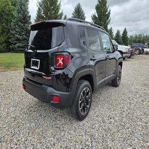 MEILLEUR PRIX POUR UN JEEP RENEGADE TRAILHAWK 2023 - Product Image 3