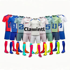 Conjuntos de ropa de fútbol personalizables de alta calidad al por mayor diseñe su propio uniforme de equipo a precio mayorista disponible para la venta - Product Image 5