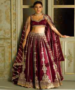 Georgette Lehenga Choli avec broderie et séquence de travail Designer Festive Party Wear Robe ethnique - Product Image 1