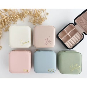 Joyero colorido moderno hecho a mano, soporte decorativo perfecto para tocador, dormitorio, tocador y uso de regalos de la India - Product Image 1