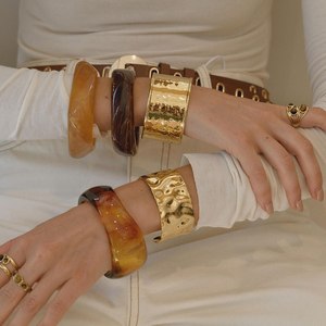 Bracelets en résine peints à la main, écologiques, sur mesure, avec des motifs personnalisés, tailles pour les créateurs de bijoux, revente en Inde. Fabriqué à la main - Product Image 3