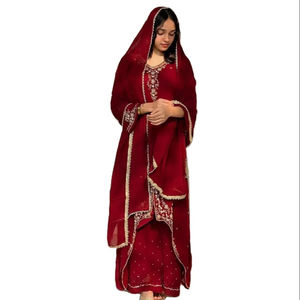Salwar Kameez de diseño con borde recto en tela de georgette sintética gruesa de color rojo y negro para usar en las noches de Sangeet o cenas de Eid. - Product Image 1