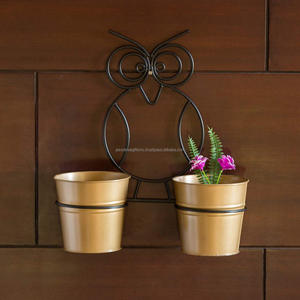 Maceta hecha a mano montada en la pared con acabado de lavado gris forma redonda calidad superior con soporte para decoración de jardín - Product Image 4