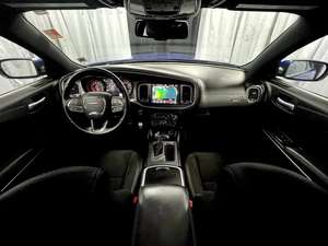 2023Pack RWD Turbo de Cuero, Bajo Kilometraje, Precio Económico, En Stock, Listo para Envío, Excelente Estado - Product Image 4