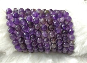 Largement vendu des brins de perles à facettes en améthyste violette naturelle de qualité supérieure pour la fabrication de bijoux à un prix raisonnable - Product Image 1