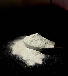 Poudre de carbonate de calcium de haute pureté pour seaux, bassins et conteneurs utilitaires en plastique - Product Image 1