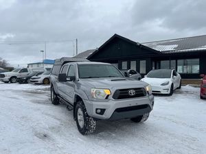 รถยนต์โตโยต้า ทาโคมา ดับเบิ้ลแค็บ ปี 2015 เครื่องยนต์ V6 ขับเคลื่อน 4 ล้อ - เชื่อถือได้ ไมล์น้อย พร้อมสำหรับการขับขี่ออฟโรด ขายแล้ว - Product Image 5