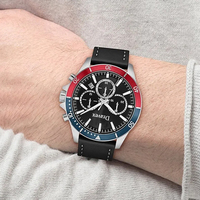 Montre Chronographe Homme Tendance en Gros, Cadran Pepsi Rouge et Bleu, Bracelet en Cuir, Étanche 100M, Montre-Bracelet Sport à Quartz pour Homme