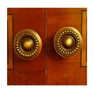 Bouton de porte décoratif traditionnel en laiton pour tiroirs armoires et armoires finition durable pour meubles de maison et de bureau - Product Image 5