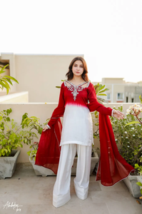 Kurta en tissu tie-dye uni orné à la main avec shalwar farshiwali et dupatta, vêtements indiens et pakistanais - Product Image 3